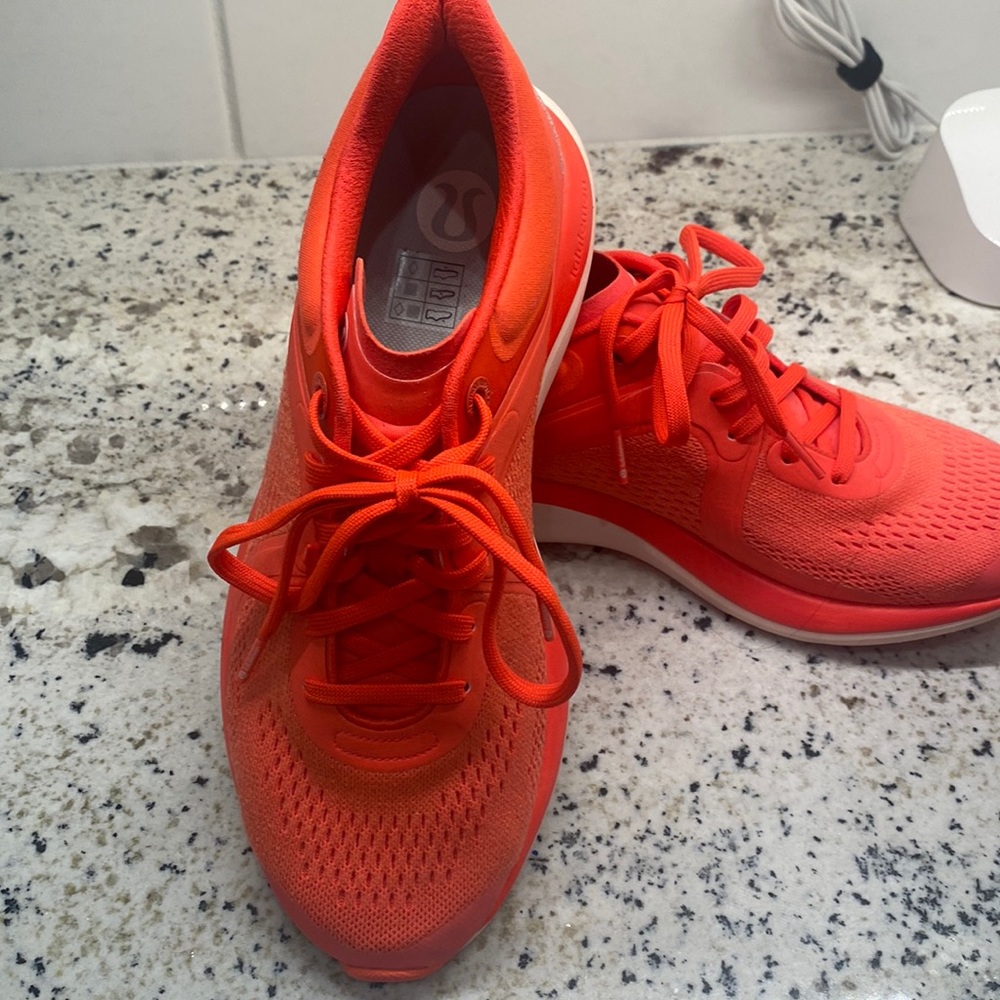 Lululemon size 8 gym shoes worn once!